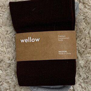 Wellow compression socks NWT size medium